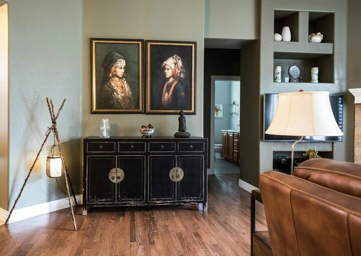 8 Tips for Creating a Cozy and Inviting Living Room on a Budget